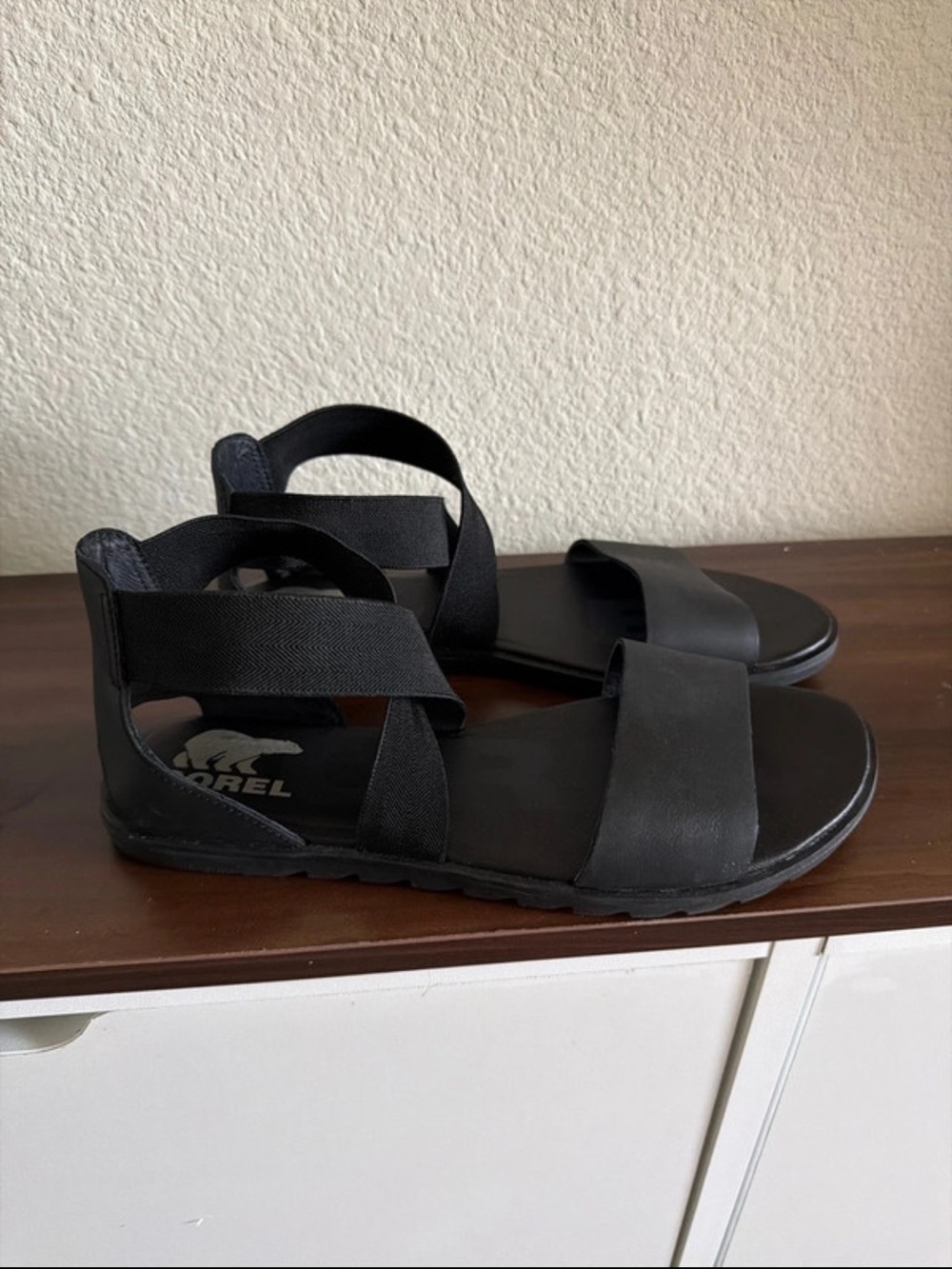 Sorel Black Strappy Elastic Slide Sandals size 9